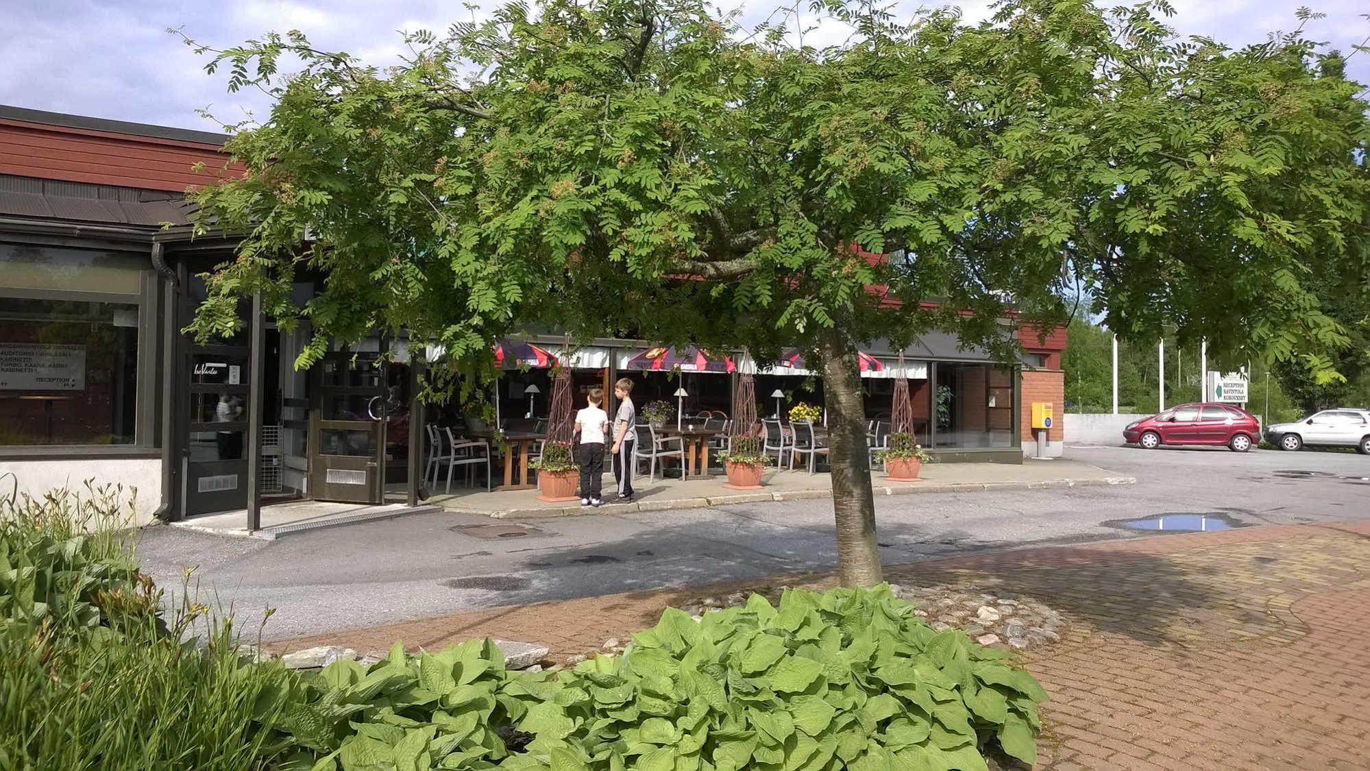 伊苏瓦里肯纳芬兰酒店 库奥皮奥 外观 照片